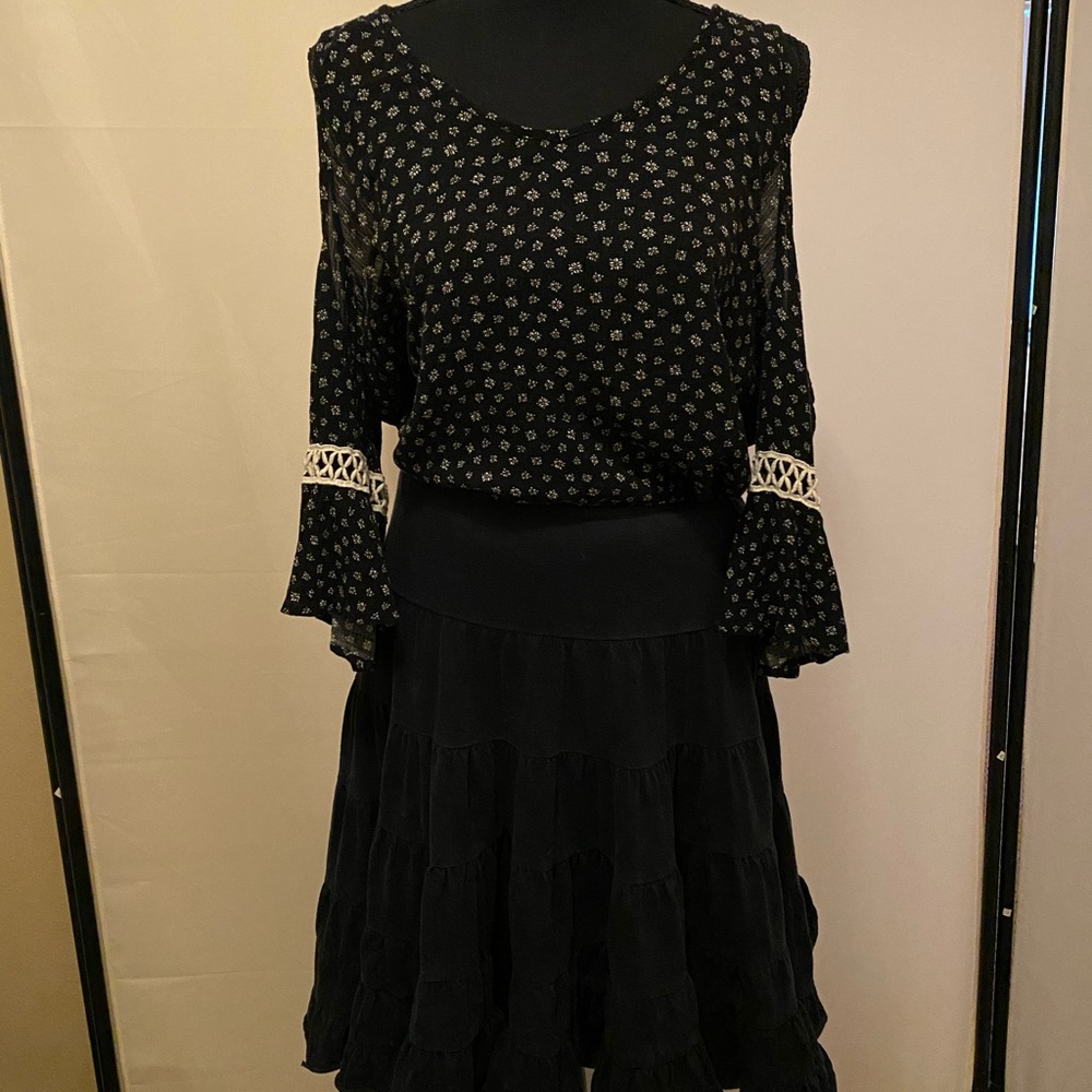 The Limited Black Midi Skirt